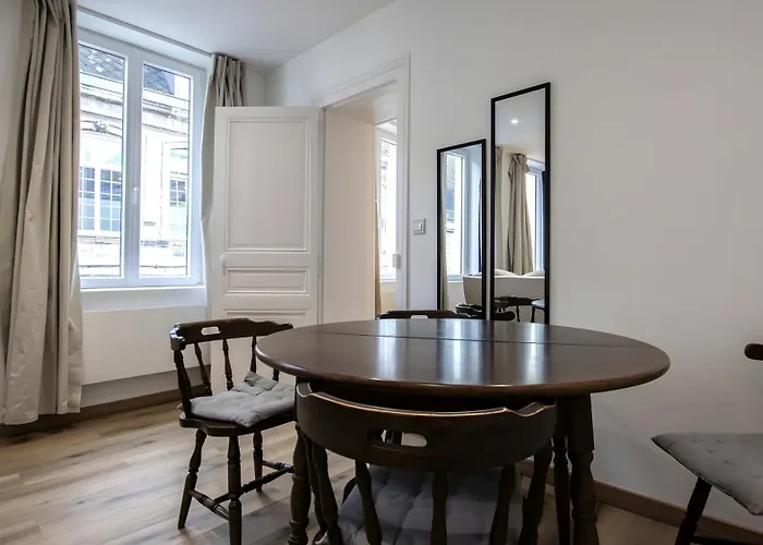 Au Premier Etage Chez Maurice Calme Et Cosy Appartamento Arras